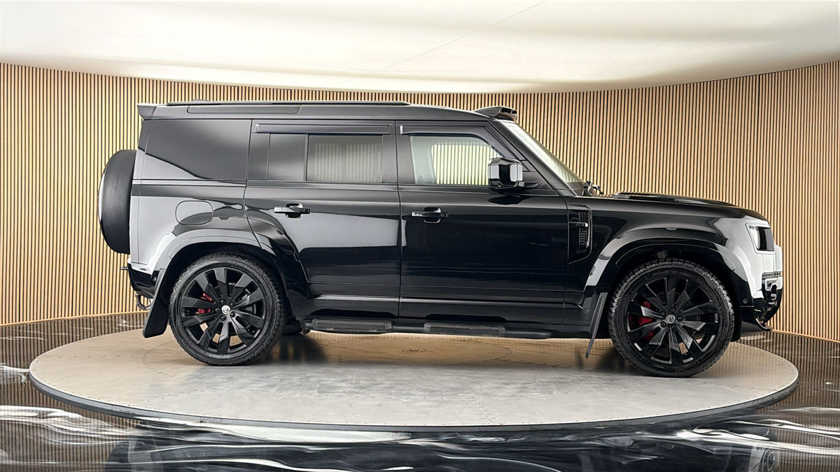More views of Land Rover Defender 110