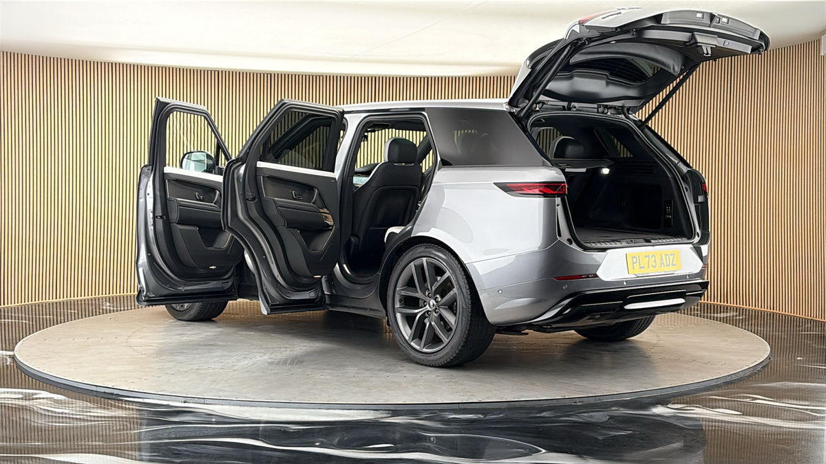 More views of Land Rover Range Rover Sport