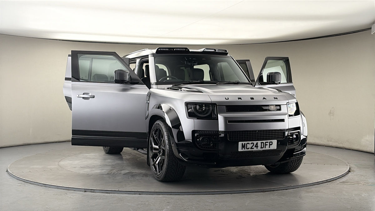 More views of Land Rover Defender 110