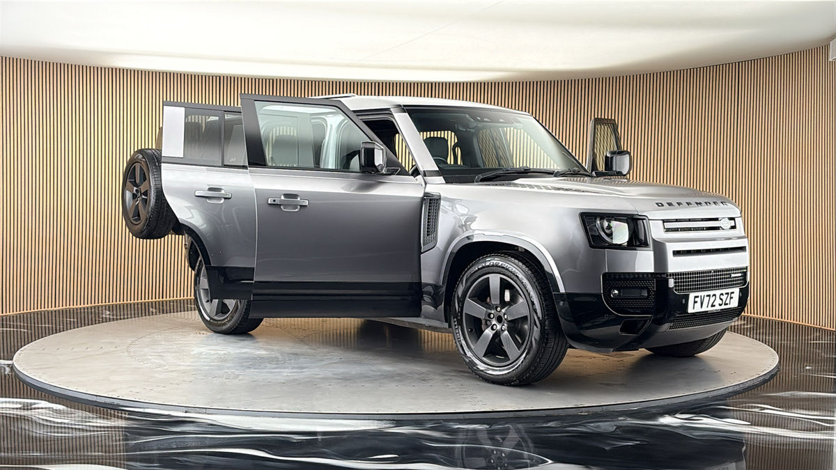 More views of Land Rover Defender 110