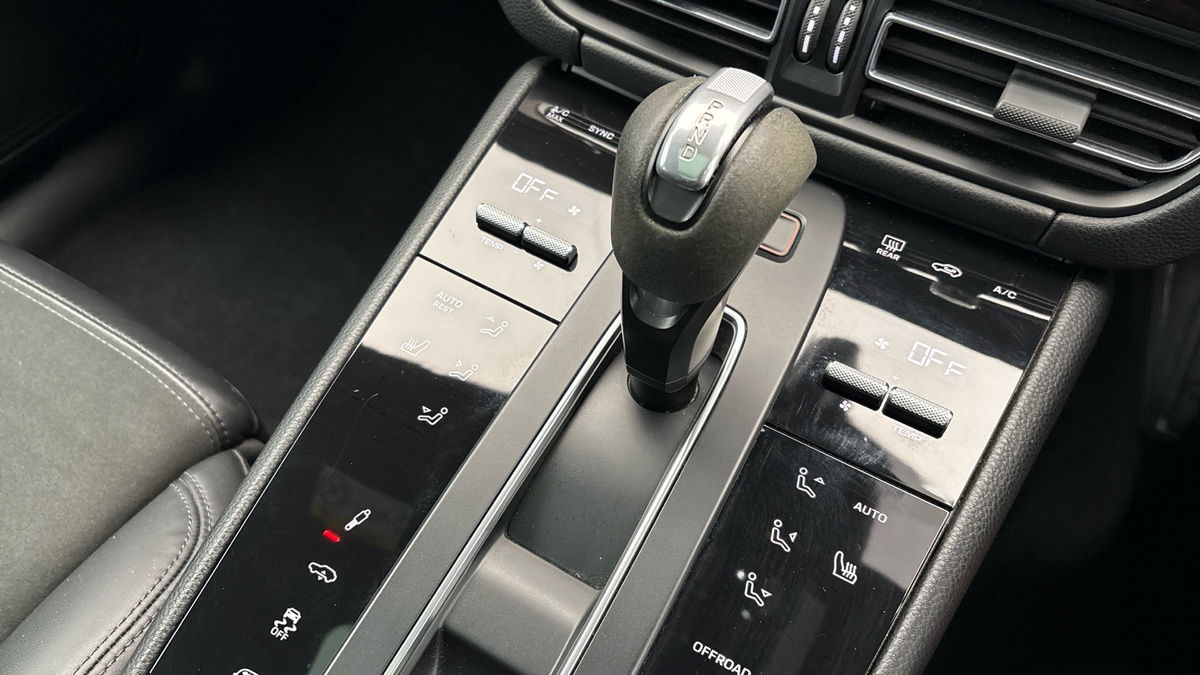 Porsche Macan Image 26