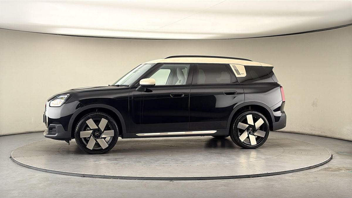 More views of MINI Countryman