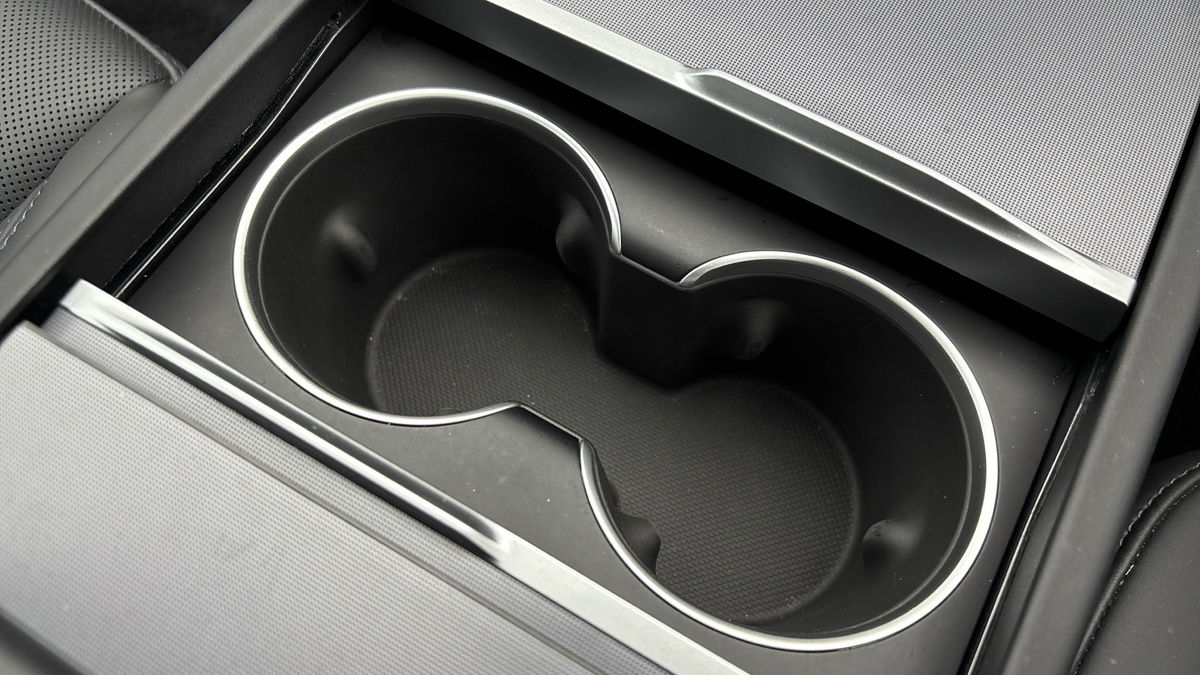 Tesla Model 3 Image 26