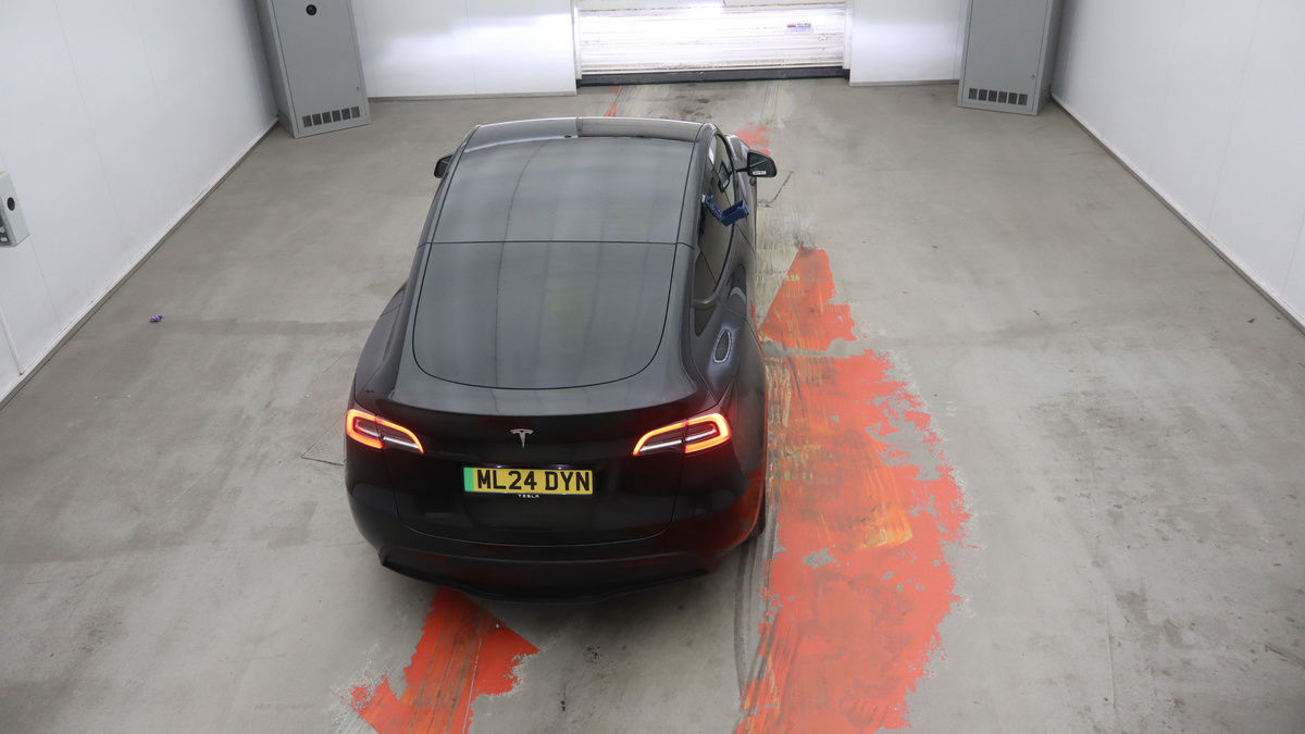 Tesla Model Y Image 8