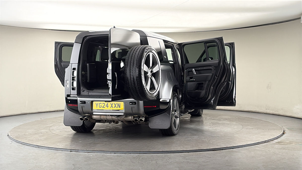 More views of Land Rover Defender 110