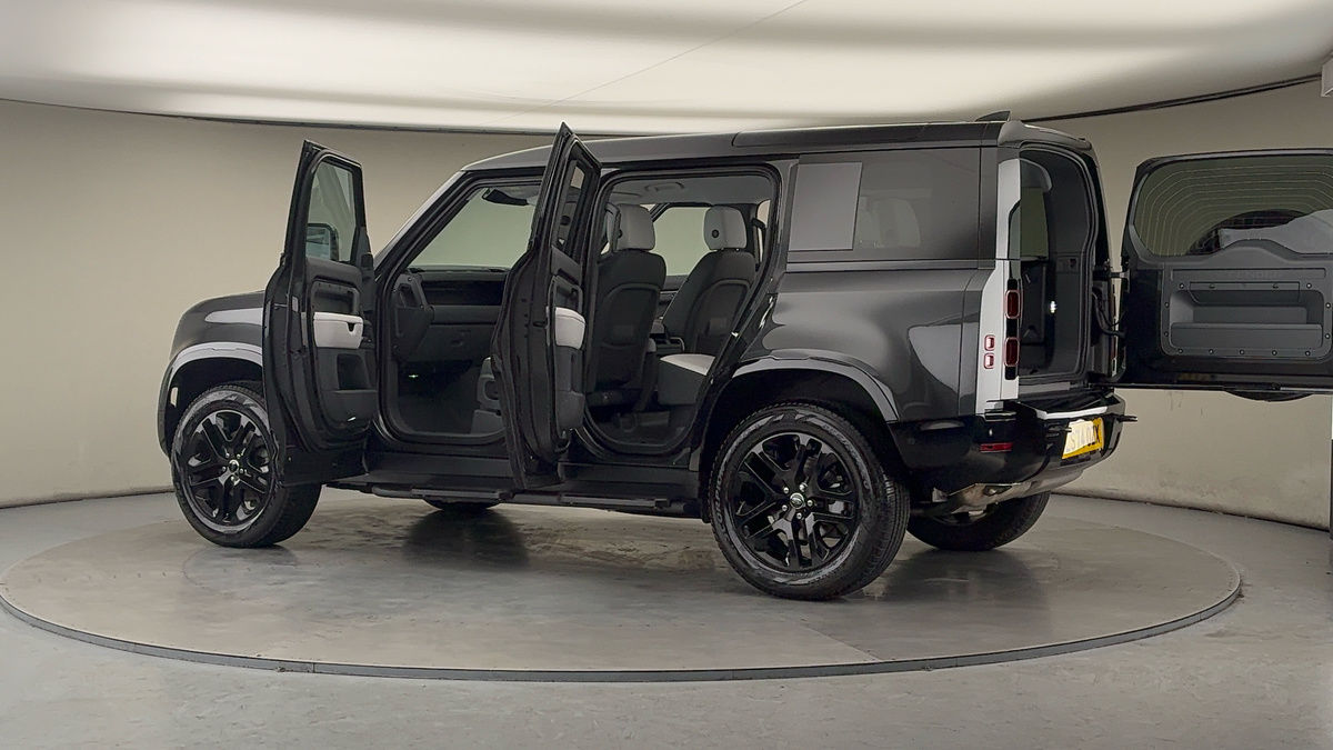 More views of Land Rover Defender 110