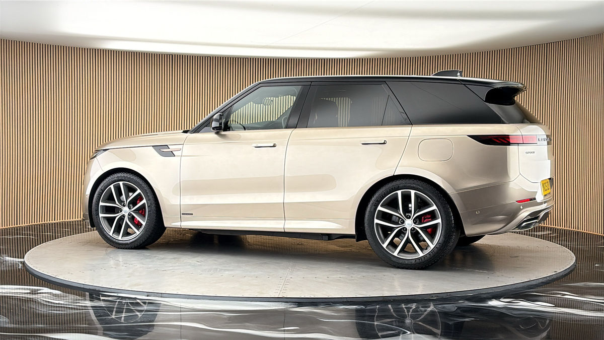 More views of Land Rover Range Rover Sport