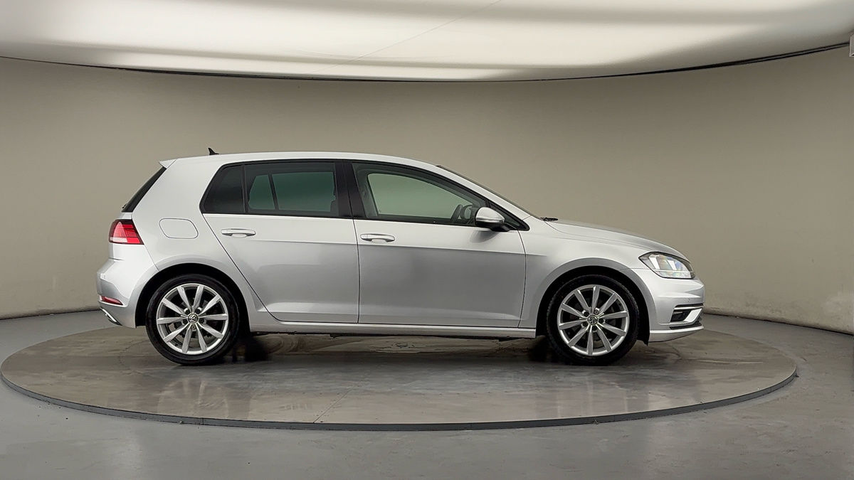 Volkswagen Golf Image 16