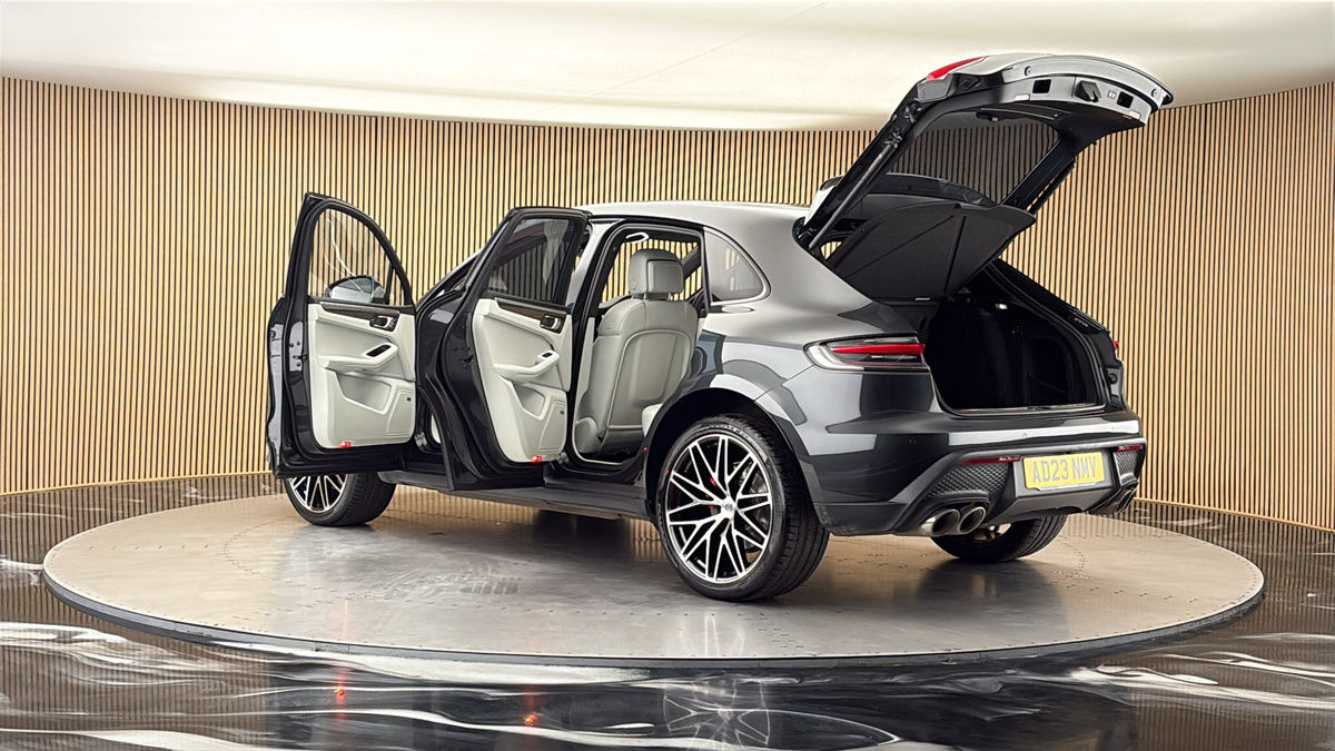 More views of Porsche Macan