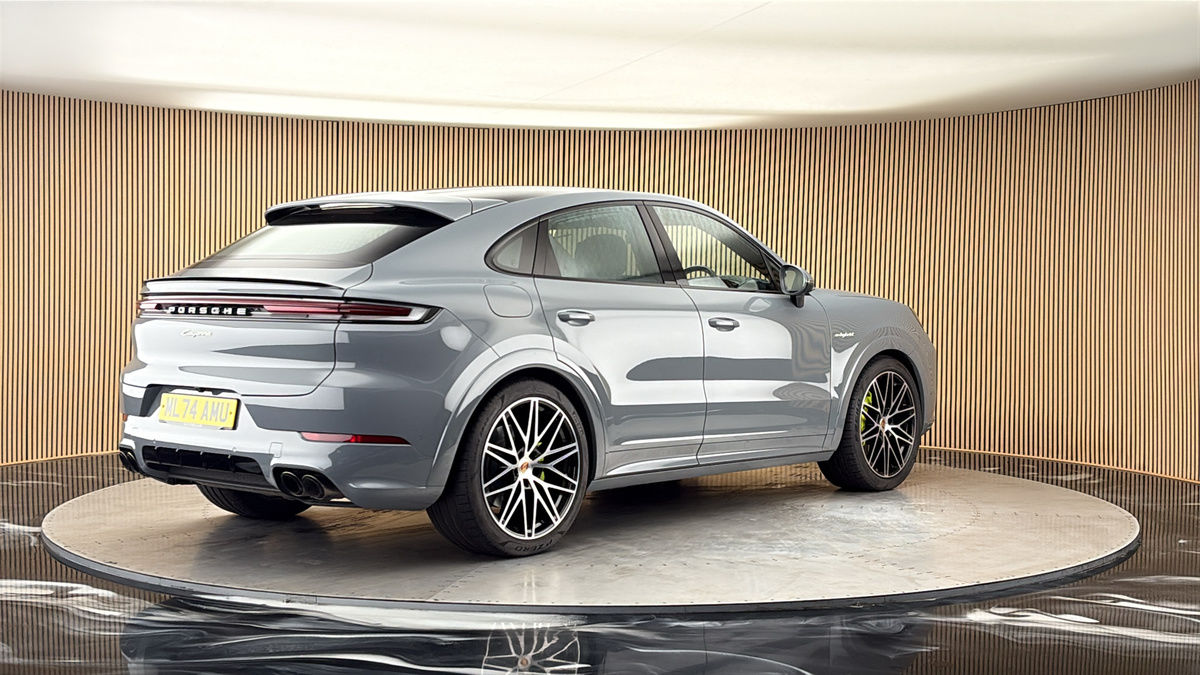 Porsche Cayenne Image 21