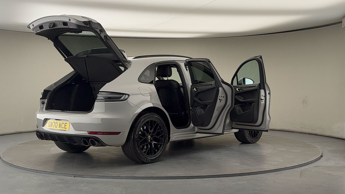 More views of Porsche Macan