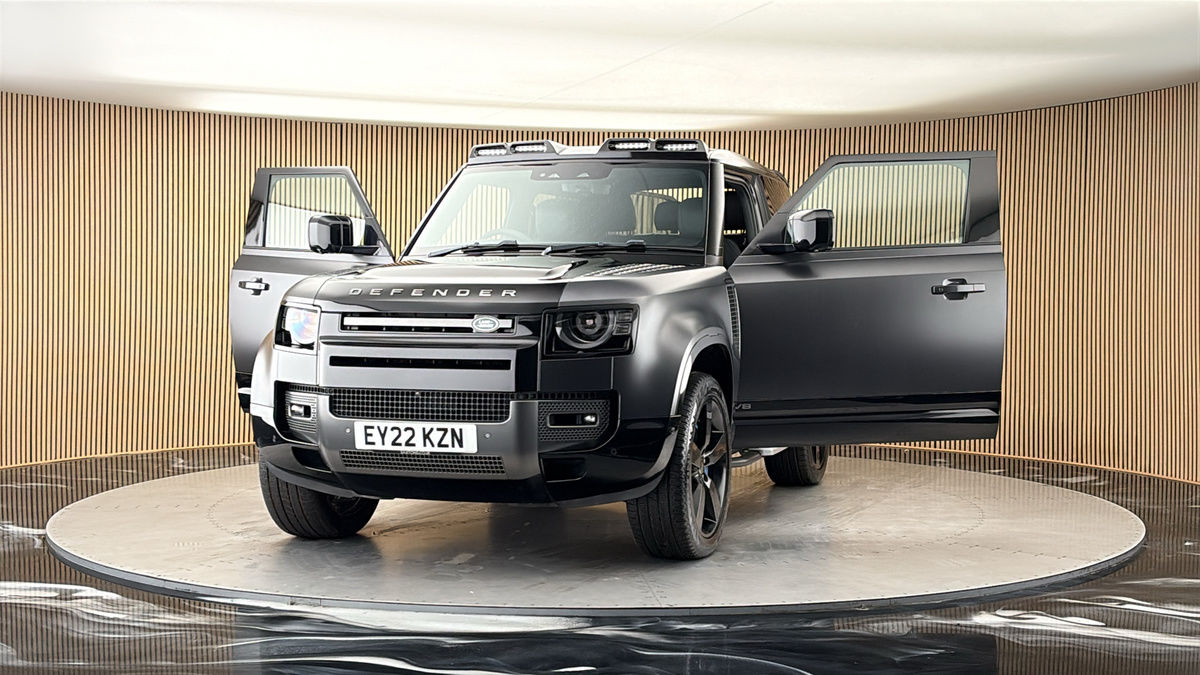 More views of Land Rover Defender 90