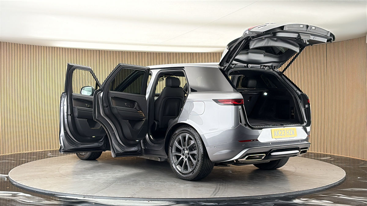 More views of Land Rover Range Rover Sport