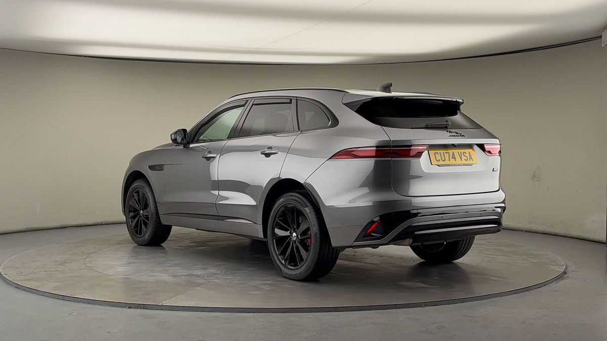 Jaguar F-PACE Image 2