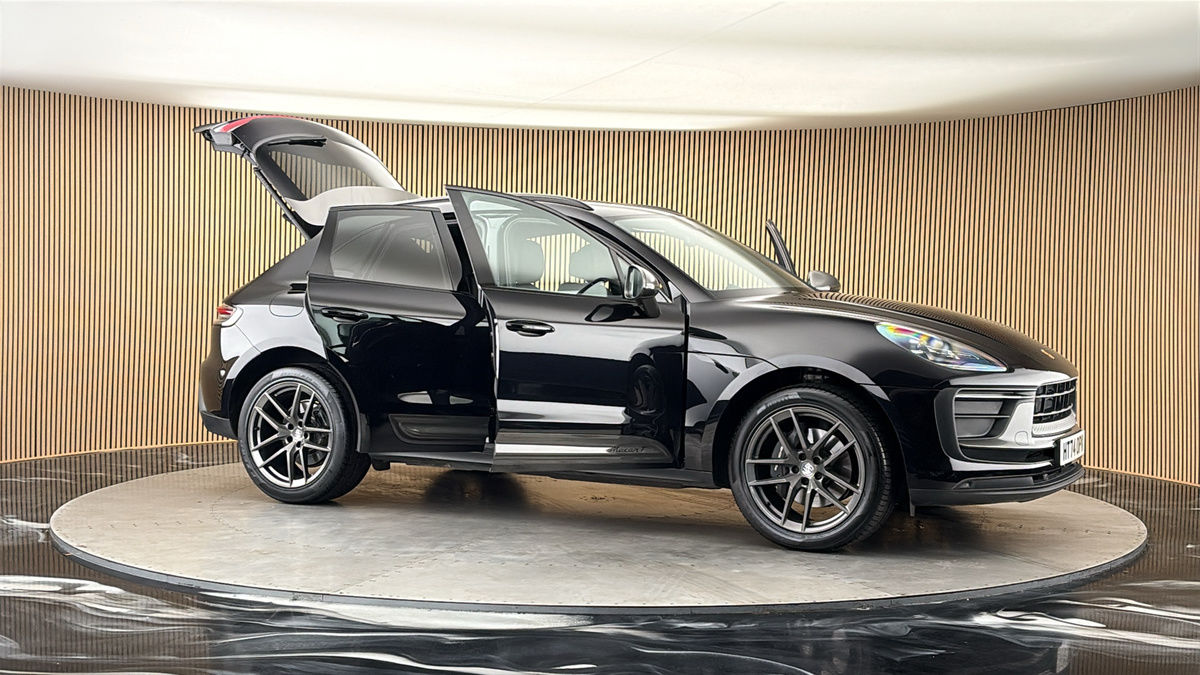 More views of Porsche Macan