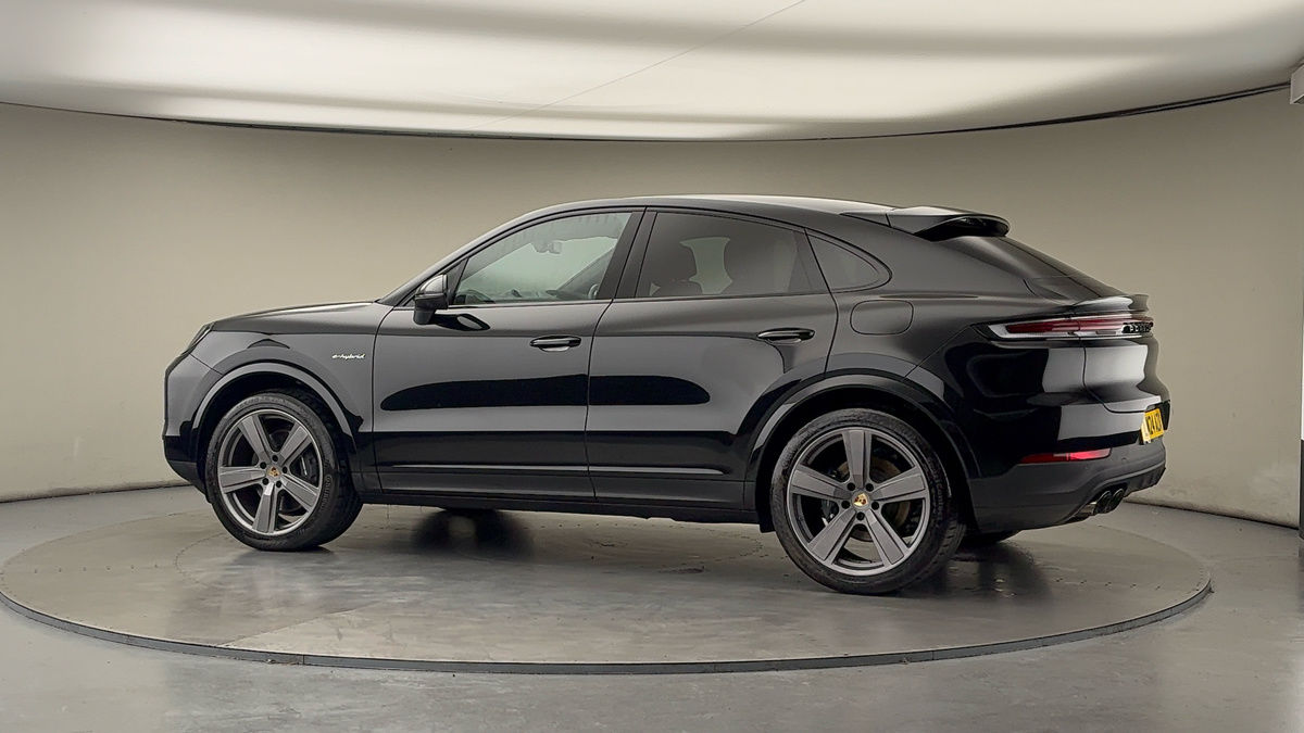 More views of Porsche Cayenne