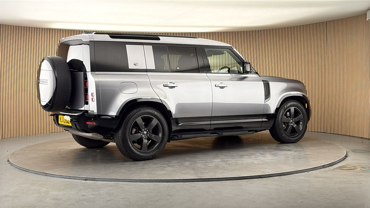 More views of Land Rover Defender 110