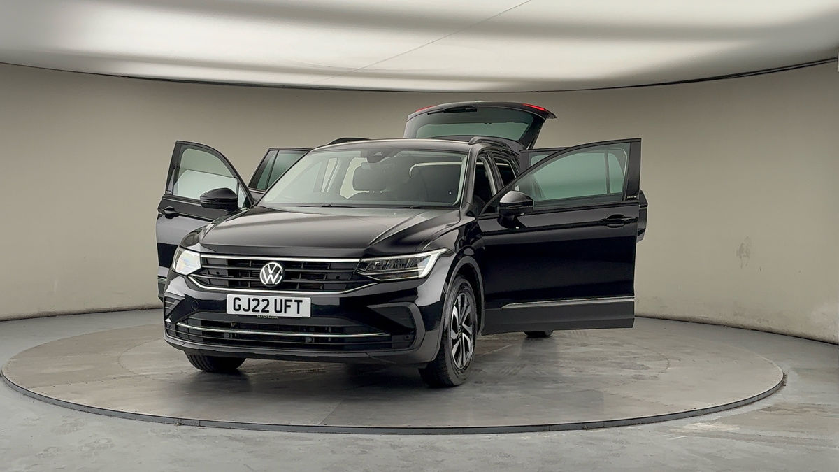 More views of Volkswagen Tiguan
