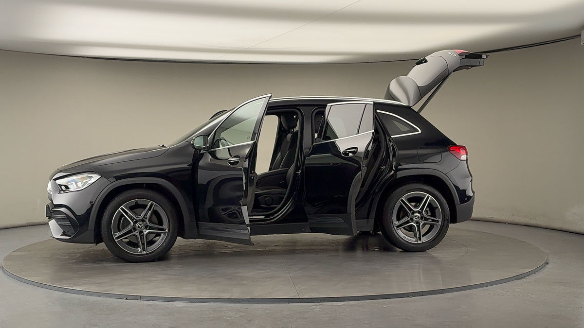 More views of Mercedes-Benz GLA