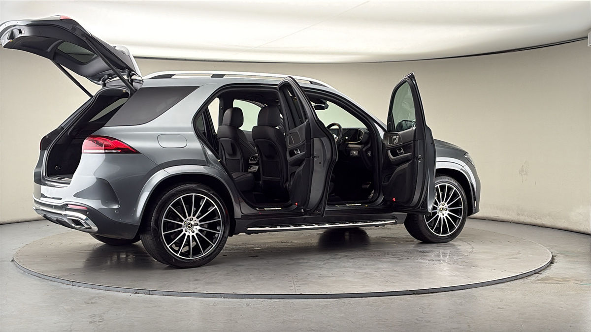 More views of Mercedes-Benz GLE