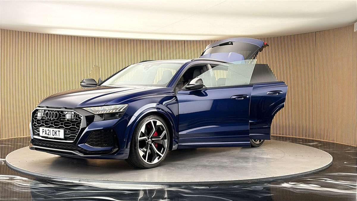More views of Audi RSQ8