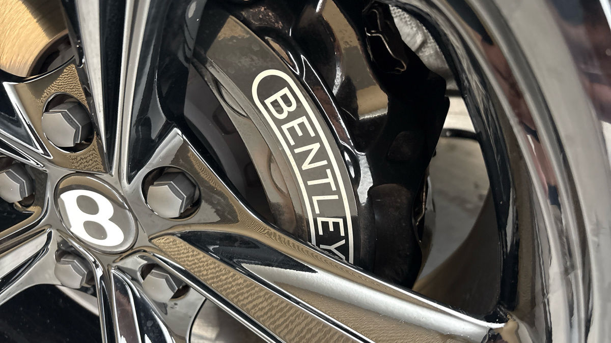 Bentley Bentayga Image 51