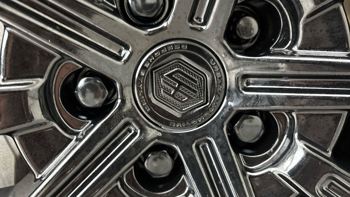 Land Rover Defender 110 Urban Image 27