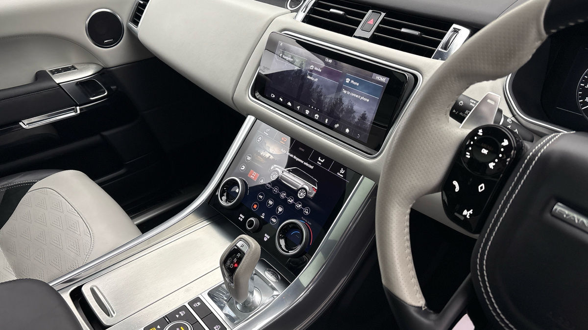 Land Rover Range Rover Sport Image 18