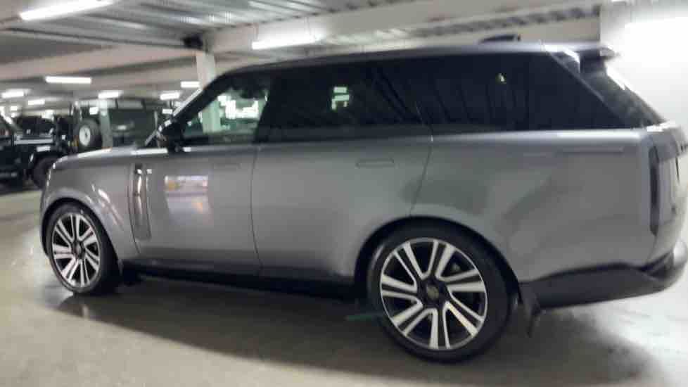 More views of Land Rover Range Rover