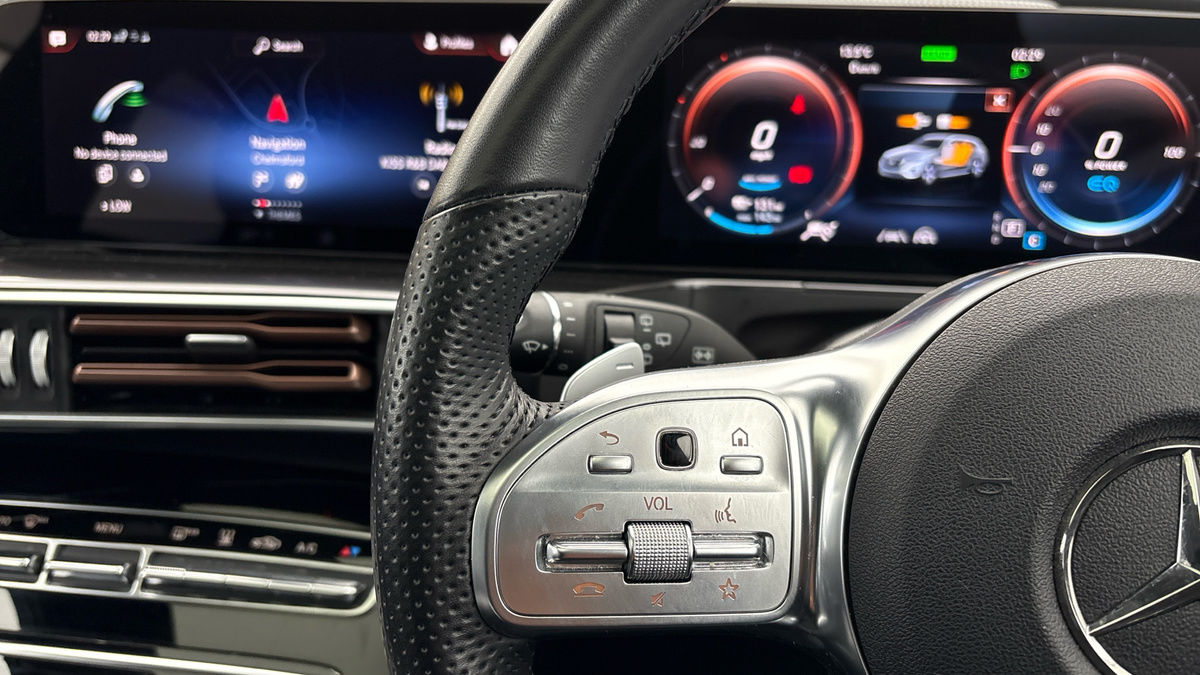Mercedes-Benz EQC Image 13