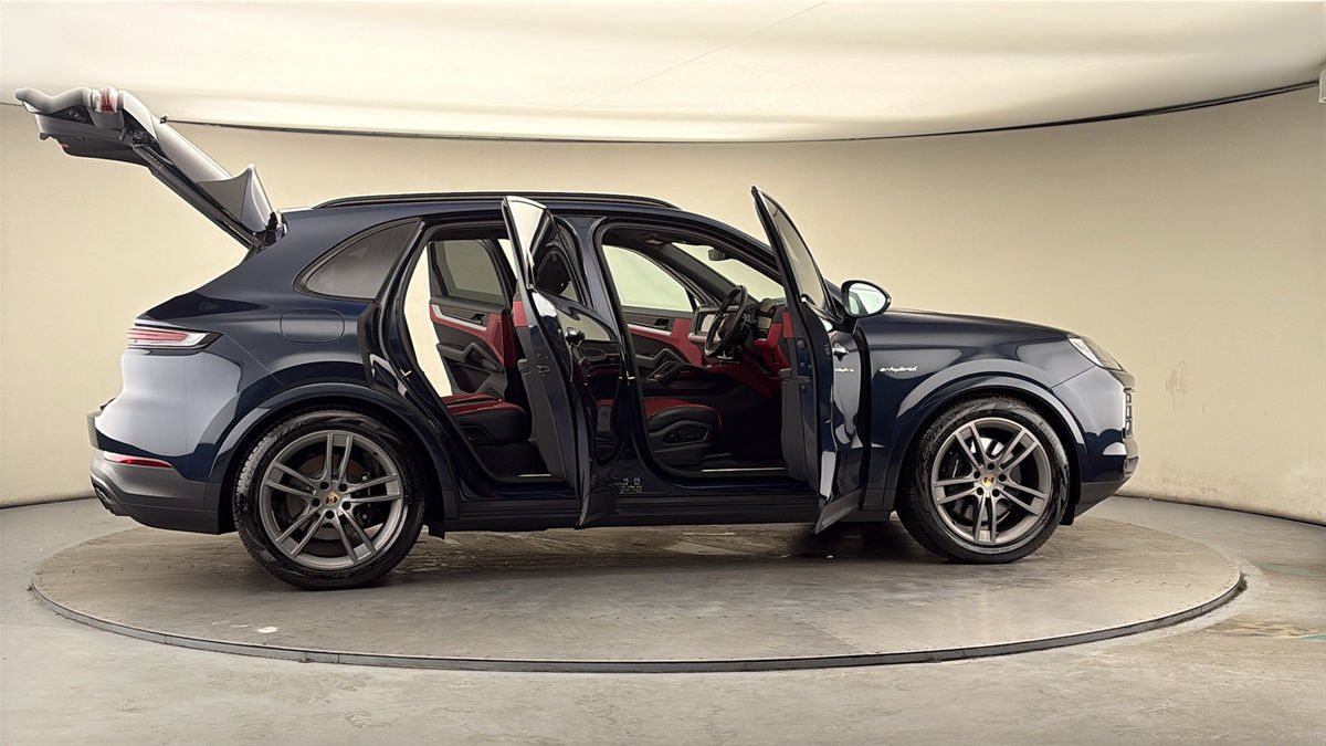 More views of Porsche Cayenne