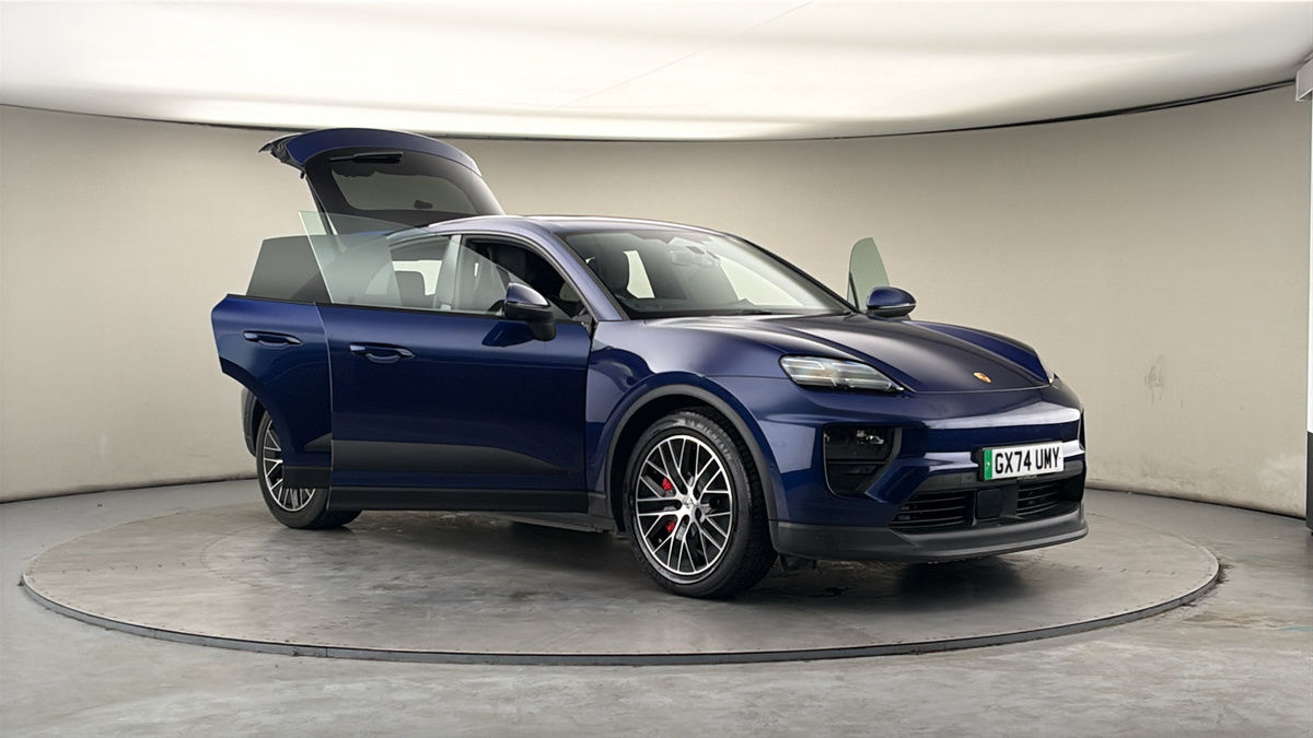 More views of Porsche Macan