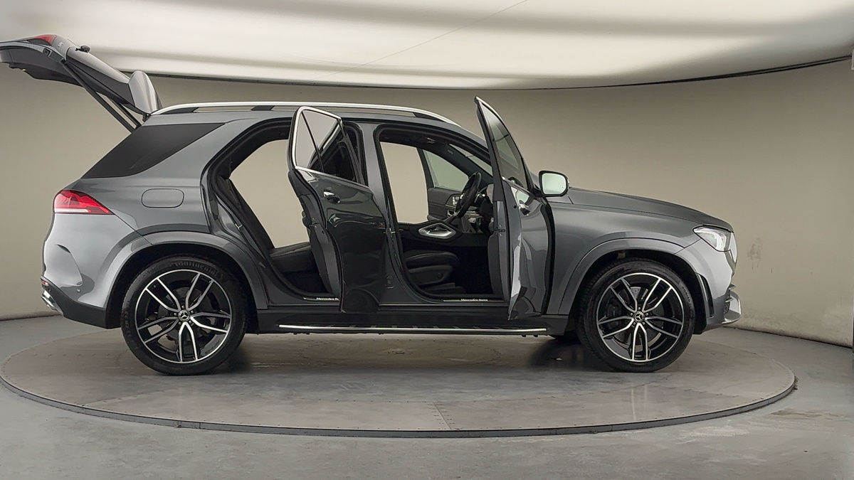 More views of Mercedes-Benz GLE