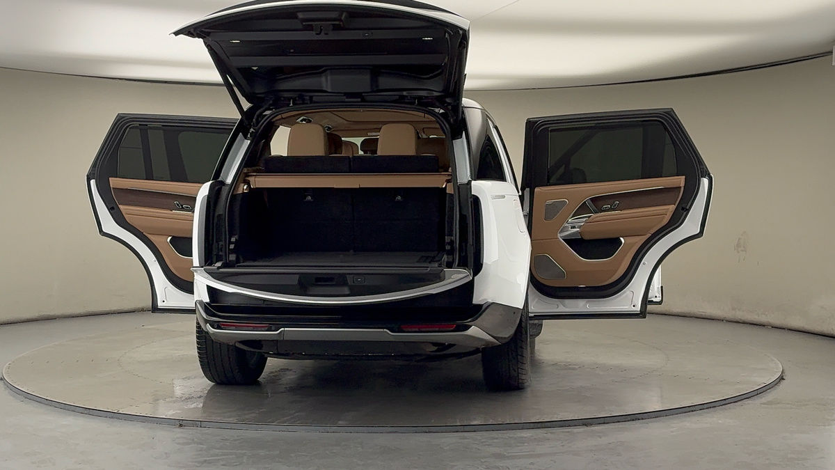 More views of Land Rover Range Rover