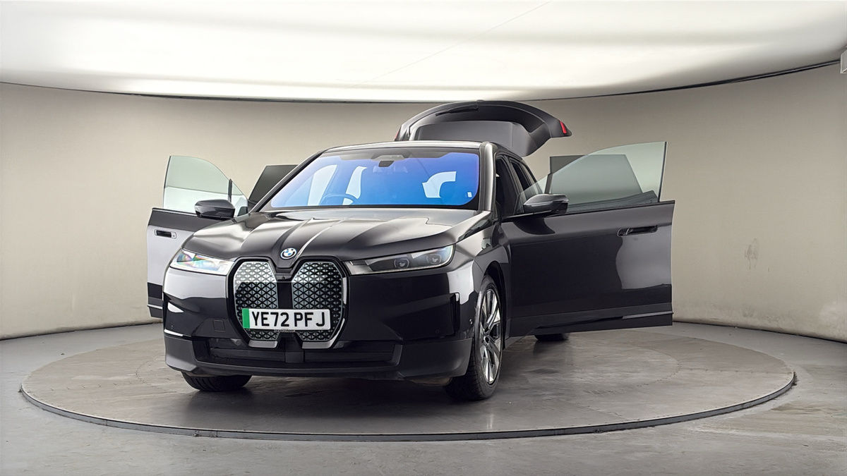 More views of BMW iX