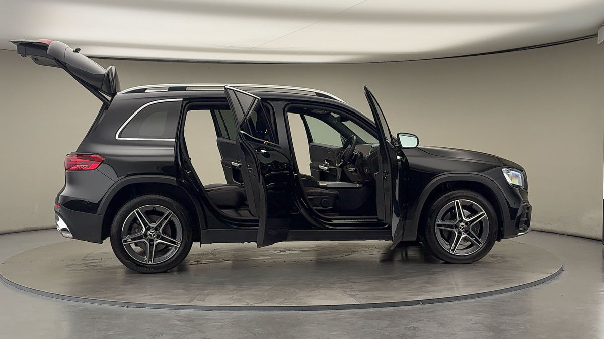 More views of Mercedes-Benz GLB