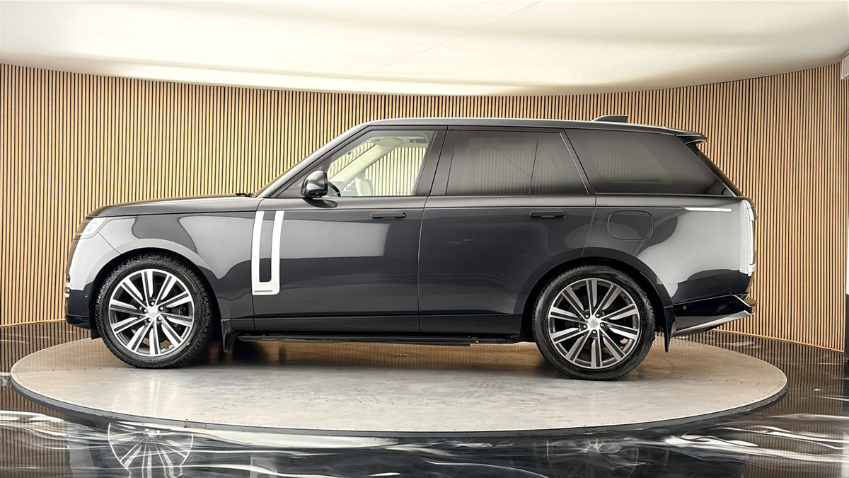 More views of Land Rover Range Rover