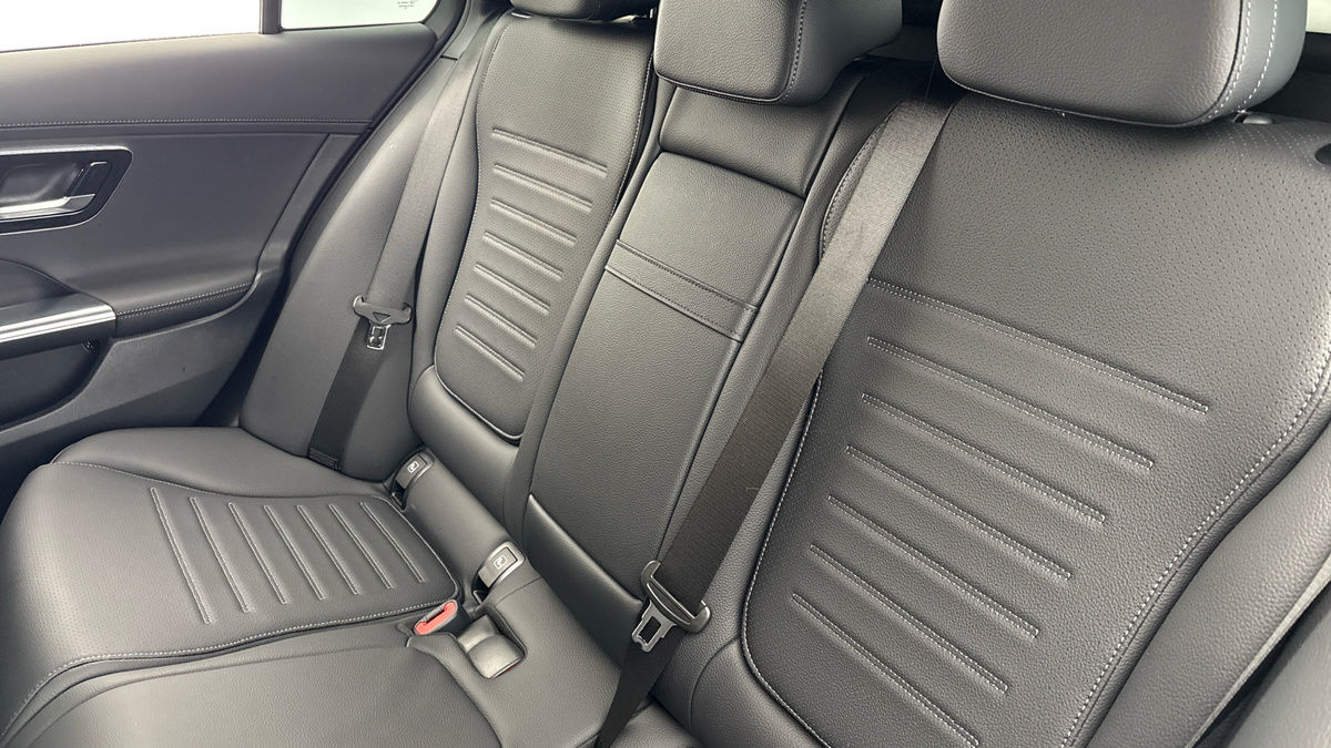 Mercedes-Benz C Class Image 8