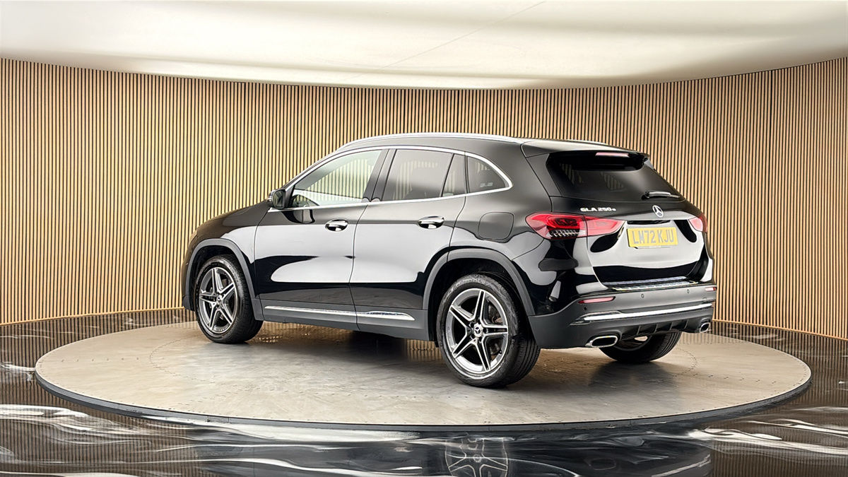 More views of Mercedes-Benz GLA