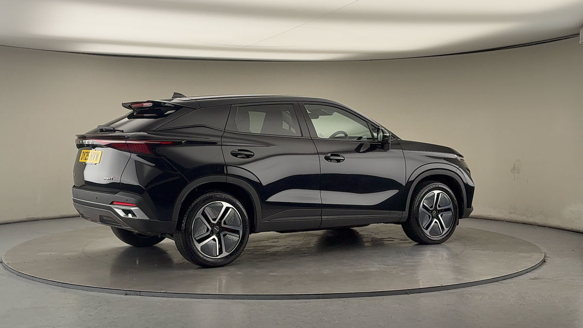 More views of Omoda 5