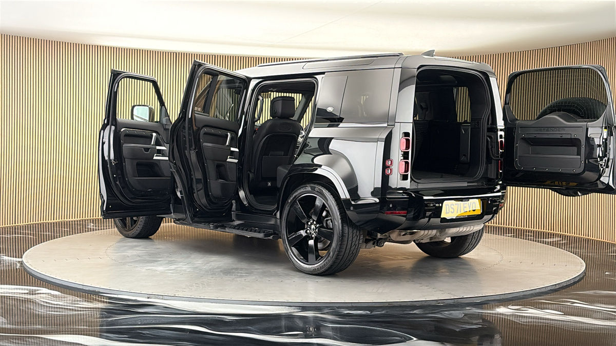 More views of Land Rover Defender 110