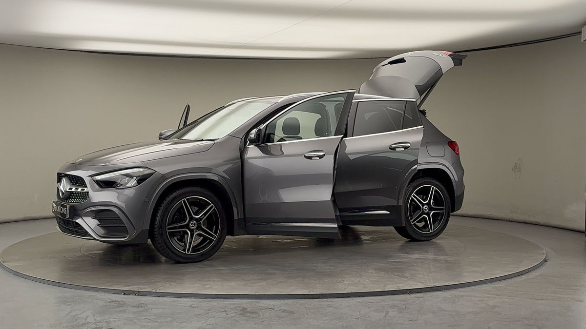 More views of Mercedes-Benz GLA