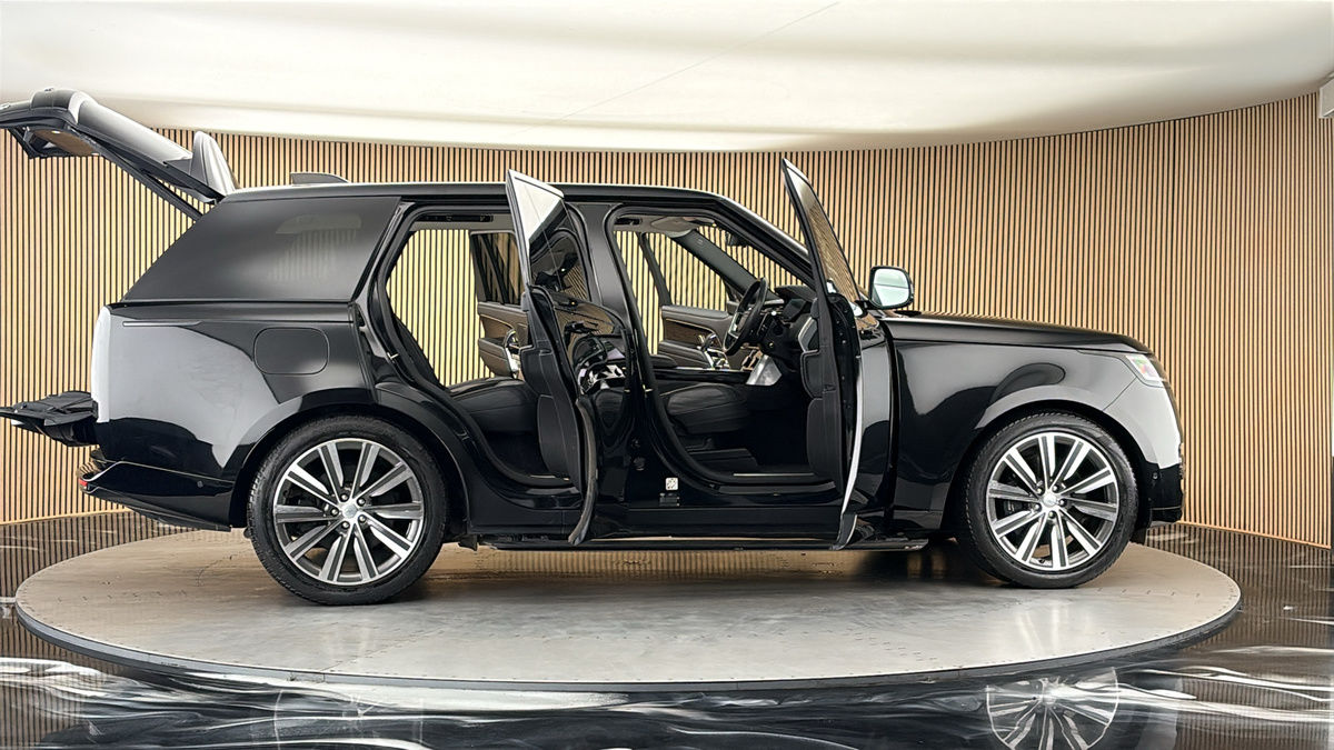 More views of Land Rover Range Rover