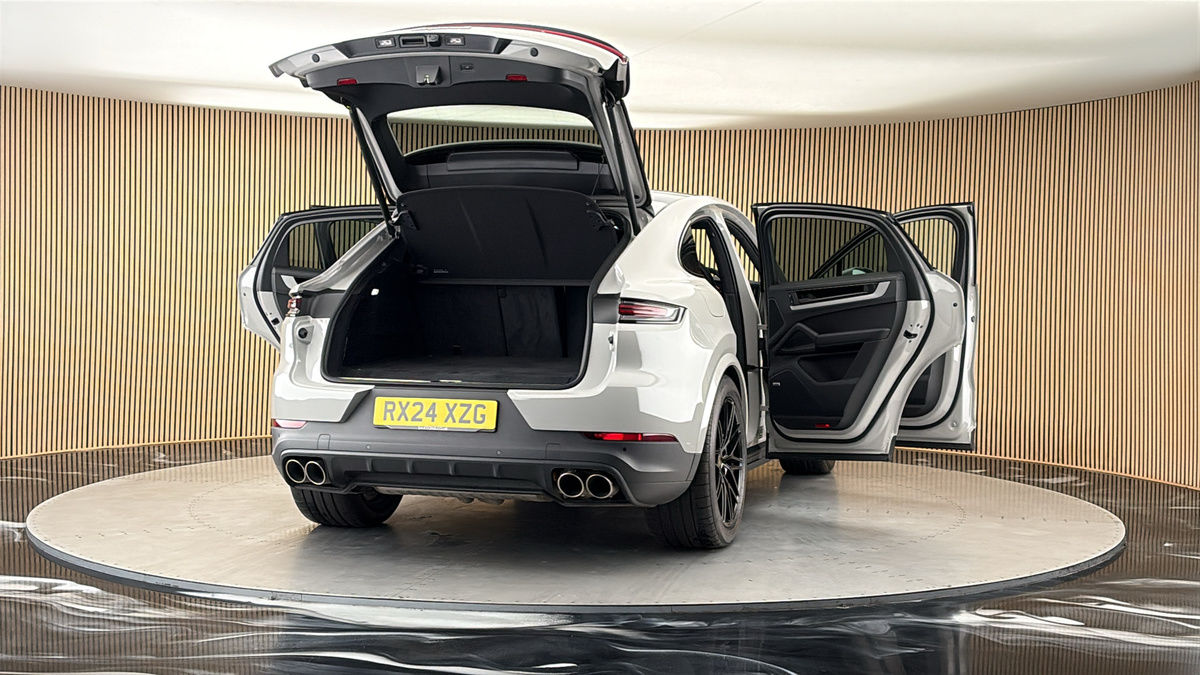 More views of Porsche Cayenne