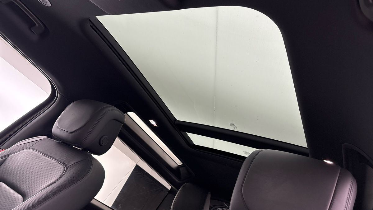 Land Rover Defender 90 Image 6