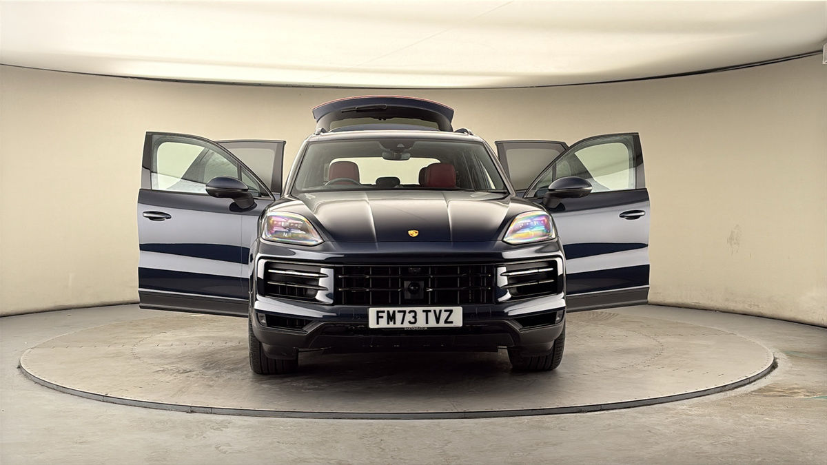 More views of Porsche Cayenne