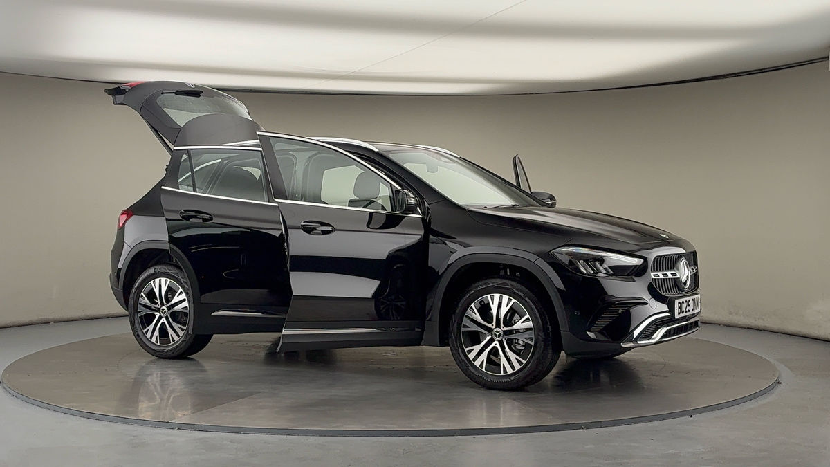 More views of Mercedes-Benz GLA