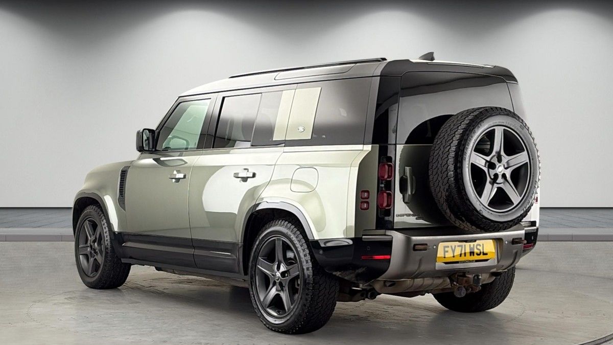 Land Rover Defender 110 Image 2