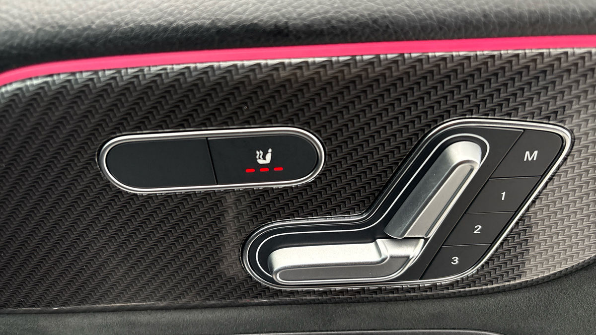 Mercedes-Benz GLB Image 26