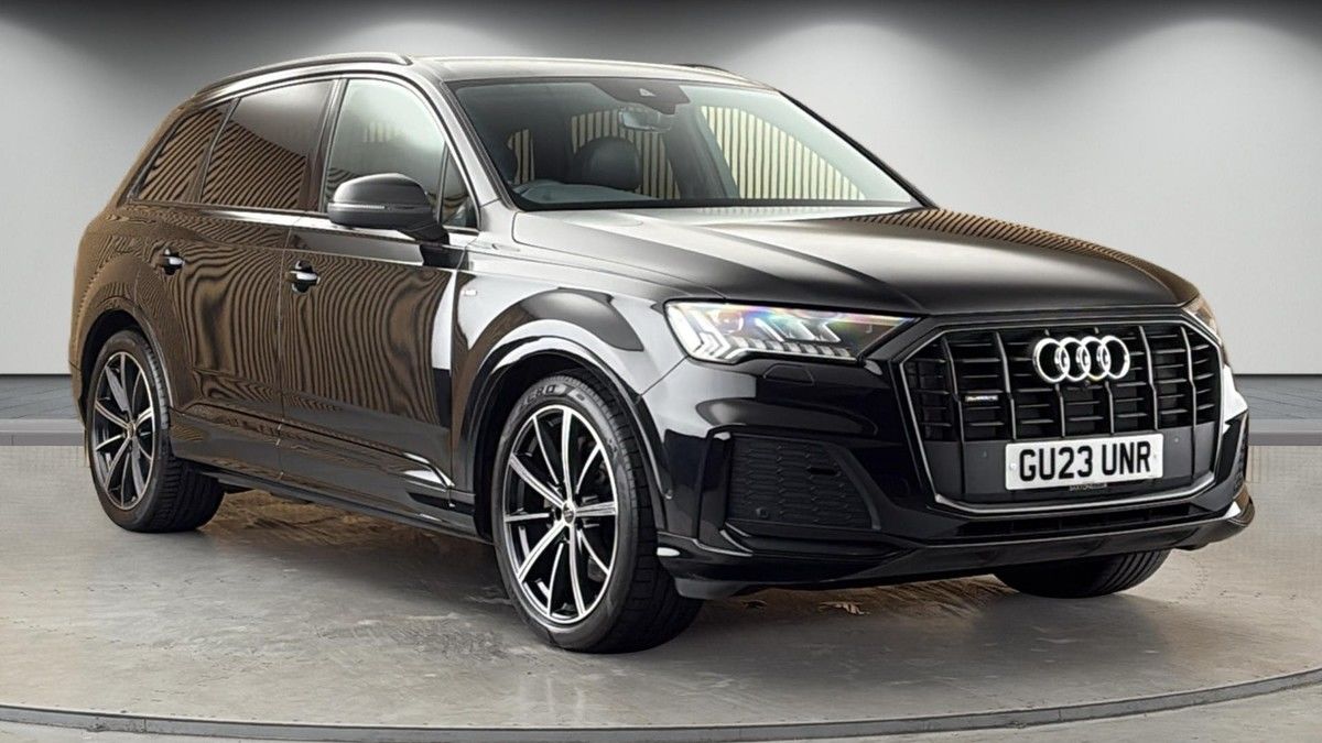 Audi Q7 Sticky Header Image